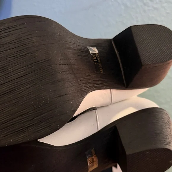 White and Black Western Boots - Picture 6 of 10